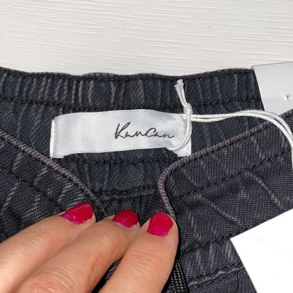 Kancan Tatiana Ultra High Rise Joggers NWT Black Acid Wash Size L - Picture 16 of 17